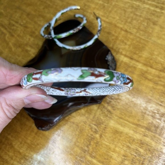 Vintage Cloisonné Enamel Hand Painted Hinged Bangle Bracelet And Earrings Set - Picture 5 of 11